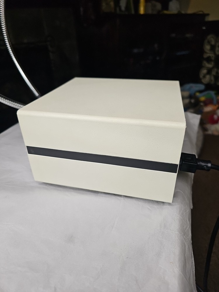 Fostec EKE 8300-12 Light Source With Dual Flexible Fiber Optic Attachment