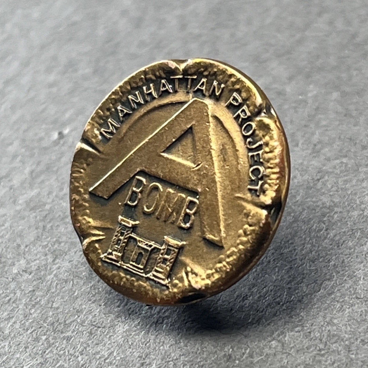 MANHATTAN PROJECT ATOMIC "A" BOMB Workers Lapel Pin Award Bronze WW2 1945