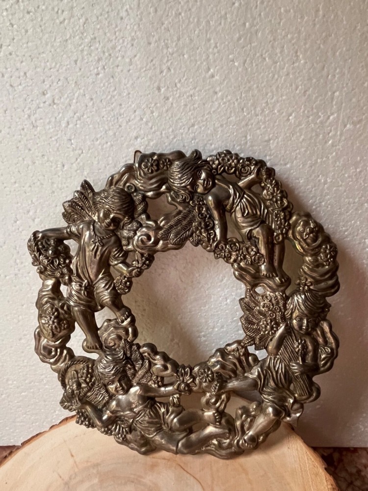 Silver Plated Wreath cherubs wall Art- Victorian style trivet angels