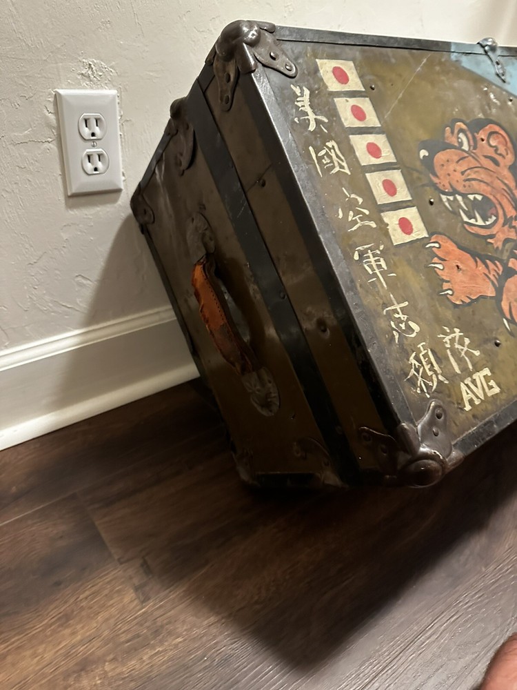 WWII Painted Flying Tigers Style US Air Force Trunk