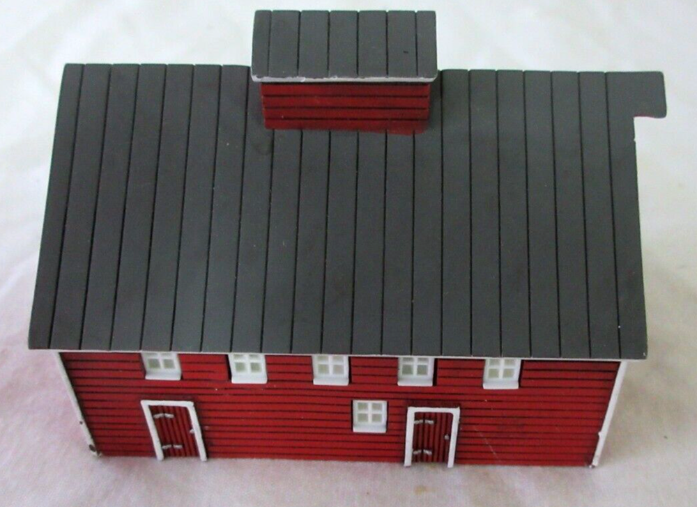 MOLDED RESEN BARN
