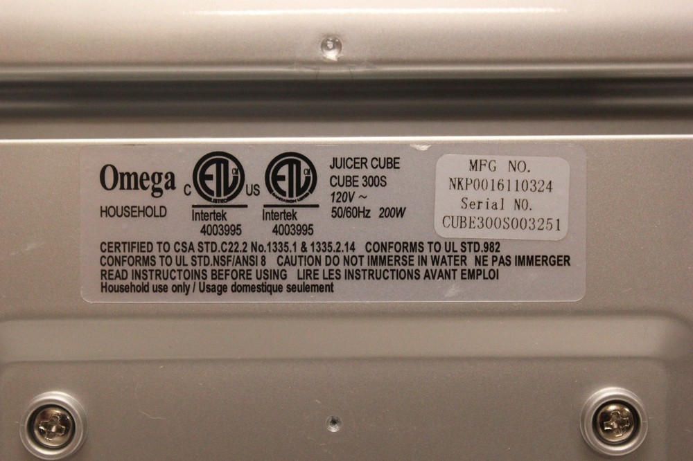 Omega CUBE300S Cube Slow Masticating Compact 200W Juicer C4