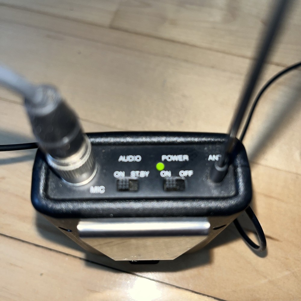 Azden 500UDR UHF True Diversity Receiver & 51BT Transmitter : Untested