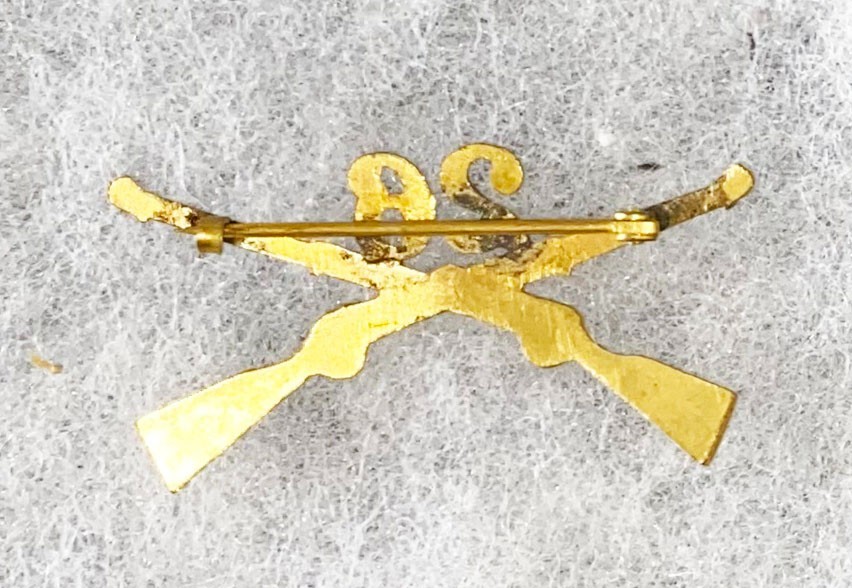 Pre-WWI 26th Infantry Collar Device