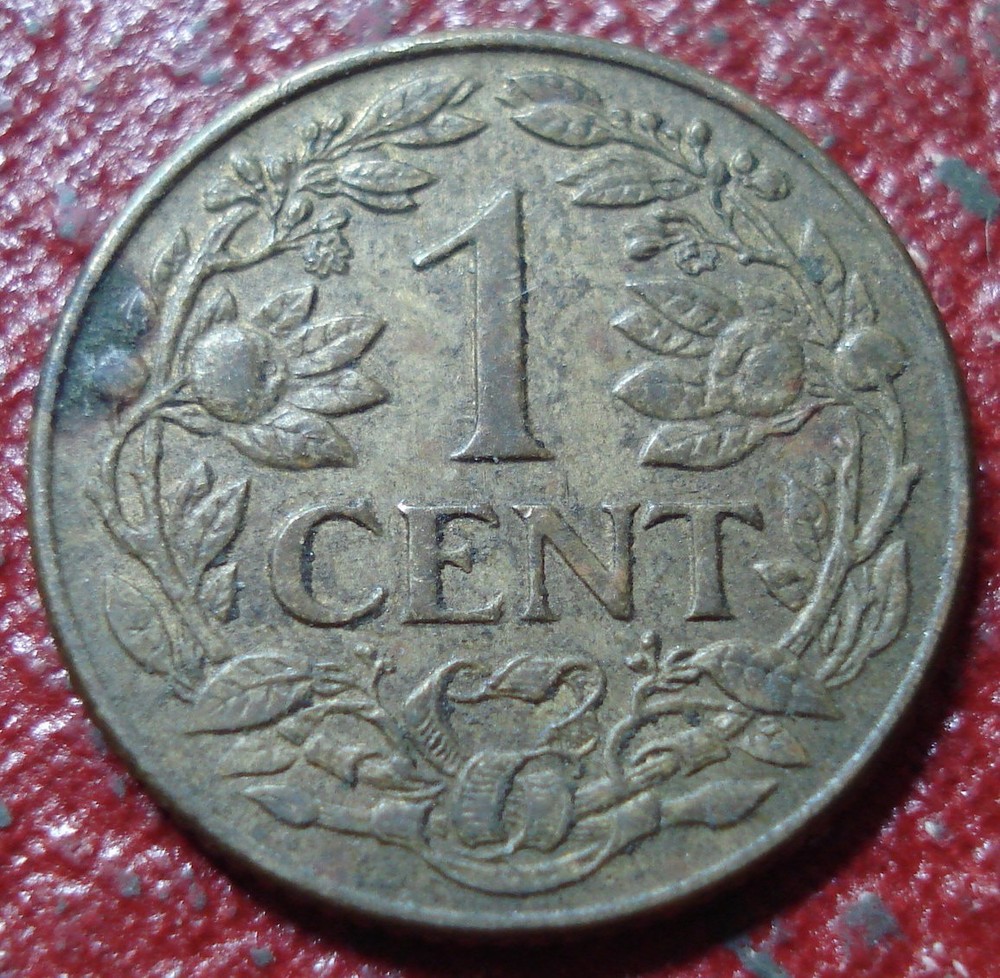 1943-P SURINAME 1 CENT IN EF CONDITION