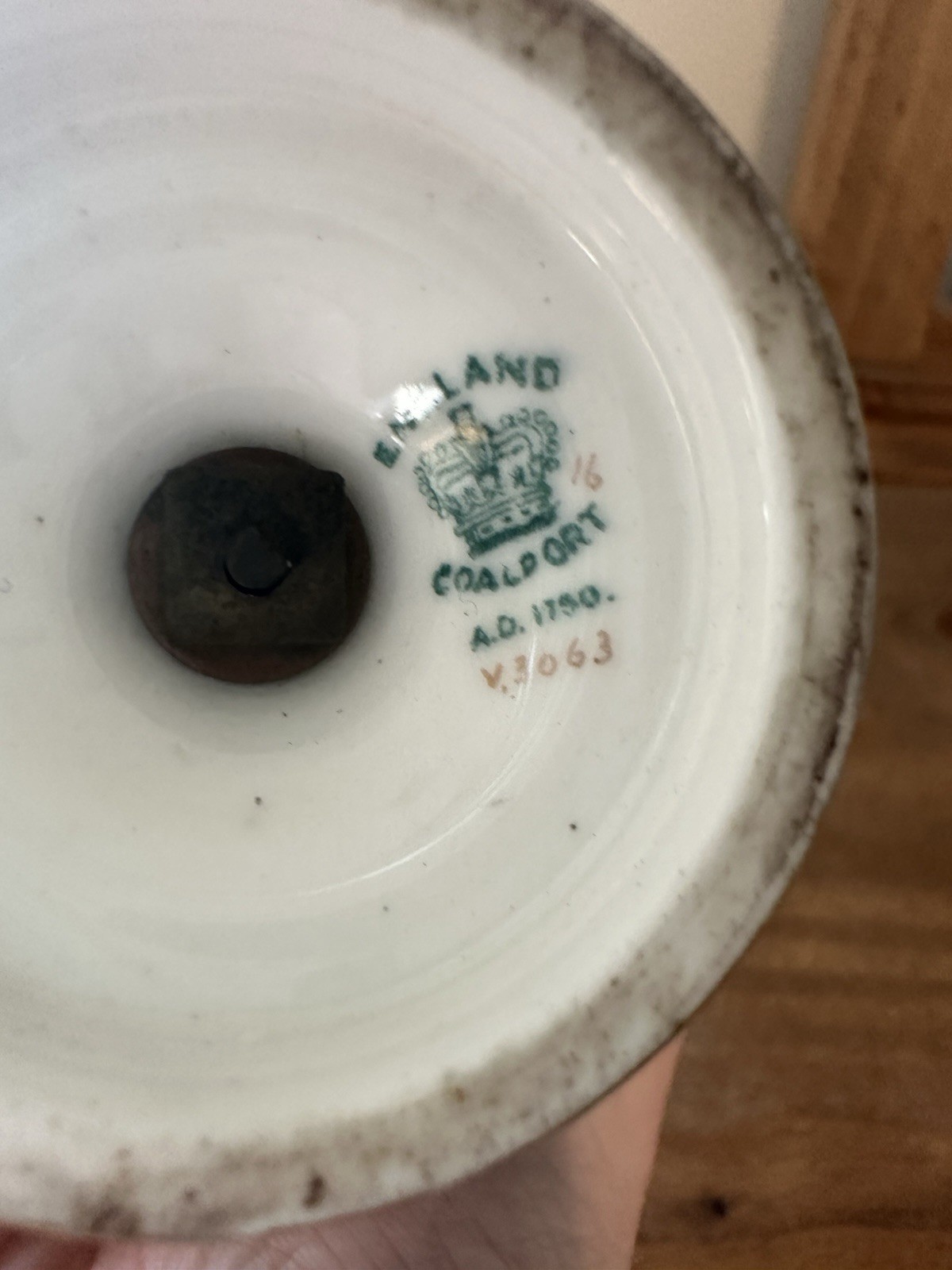 Antique 1890s Coalport Red Porcelain Vase Urn W/Hand Painted Gold Scrolls 6”T