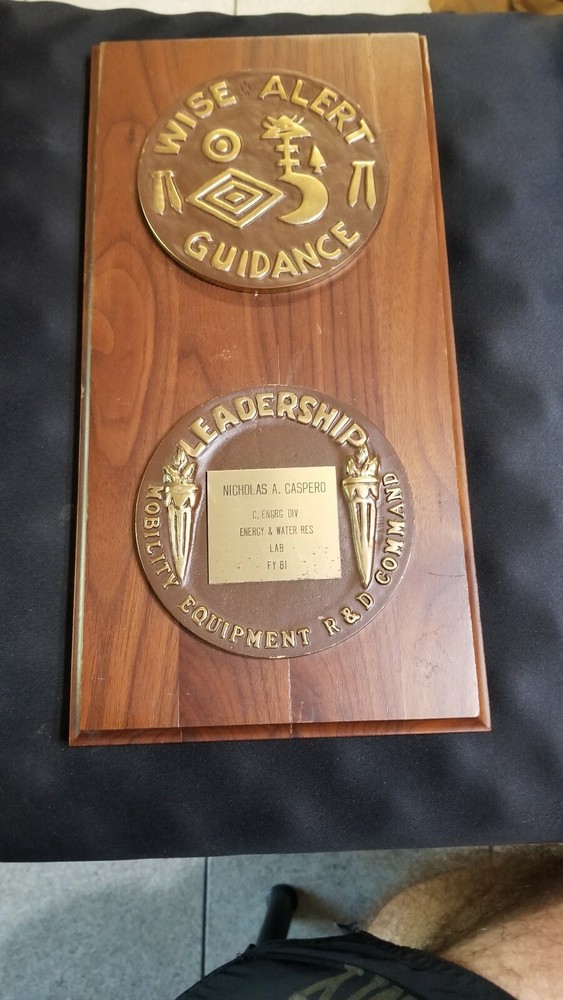 US ARMY RESEARCH & DEVELOPMENT & ACQUISITION 1981 Brass Command  14 x 7 Plaque