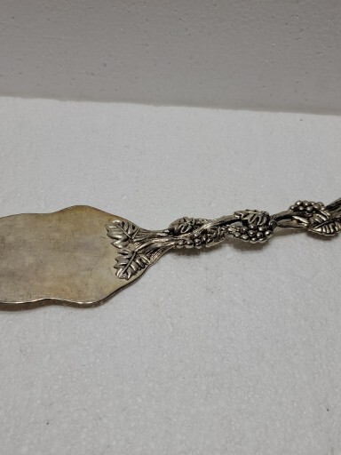 Serving Cake Knife Silverplated Grape Motif Studio Silversmiths(23)