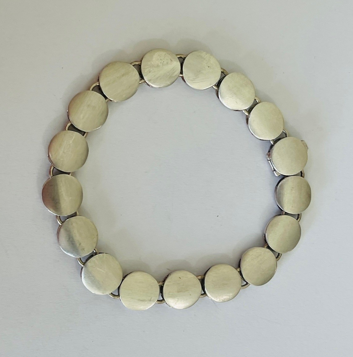 VINTAGE DESIGNER STERLING SILVER BRUSHED DISC MODERNIST LINK BRACELET 43-Grams