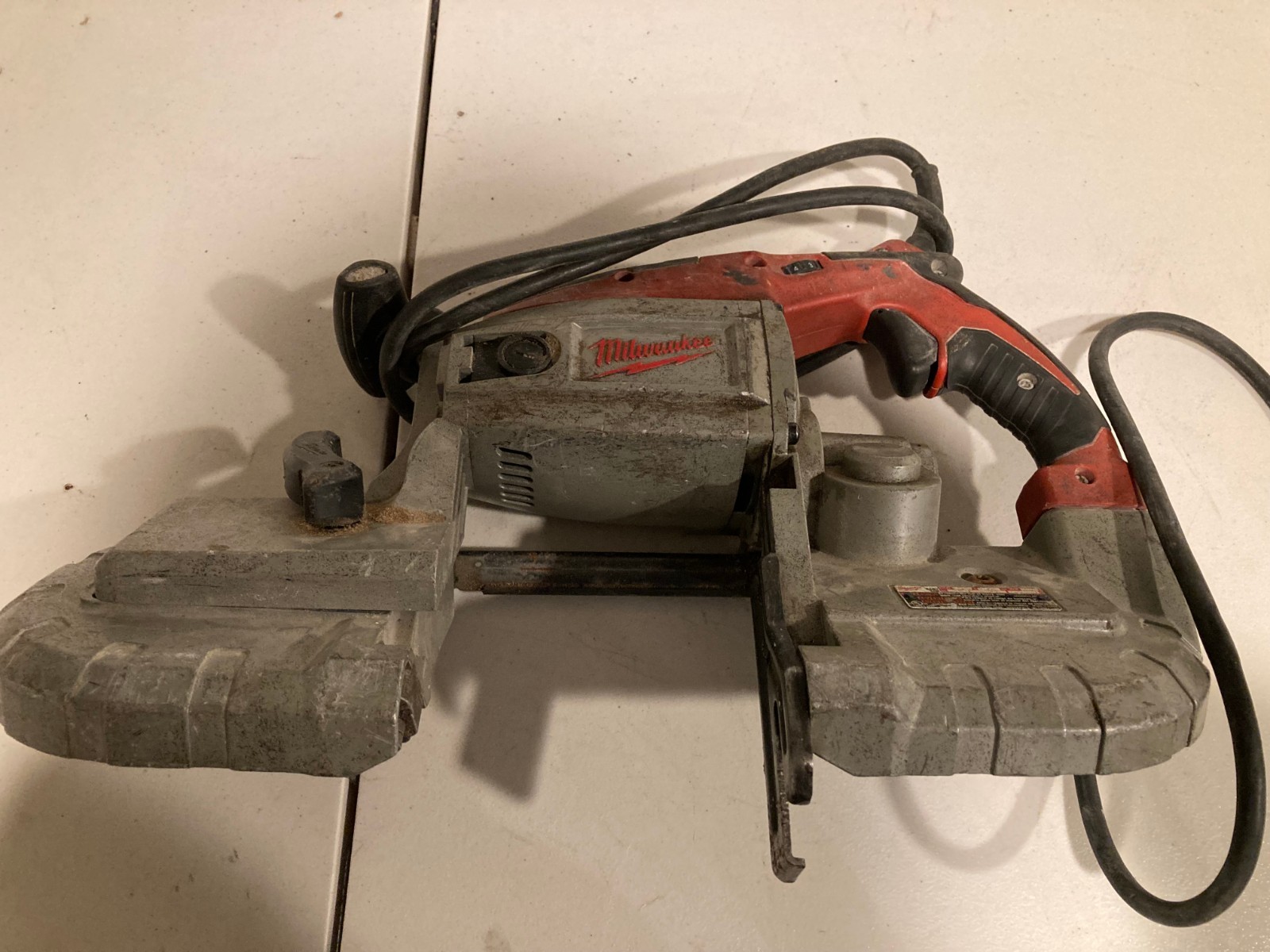 MILWAUKEE 6230N Deep Cut Bandsaw 120 Volt, Speed: 0-420 sfpm Variable
