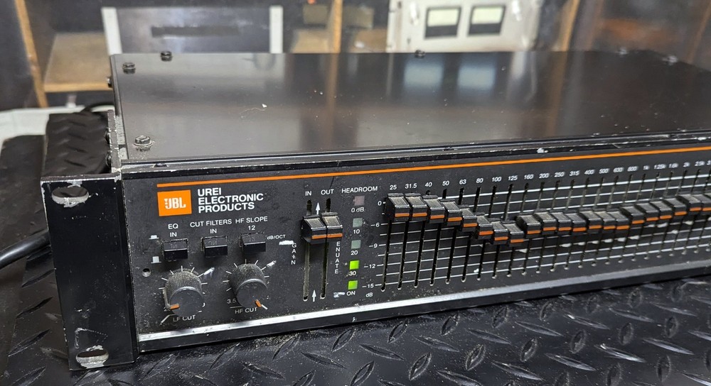 JBL UREI room equalizer 5549A with rack mounting tabs