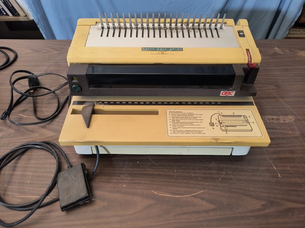General Binding Corp (GBC) Model 470 KM