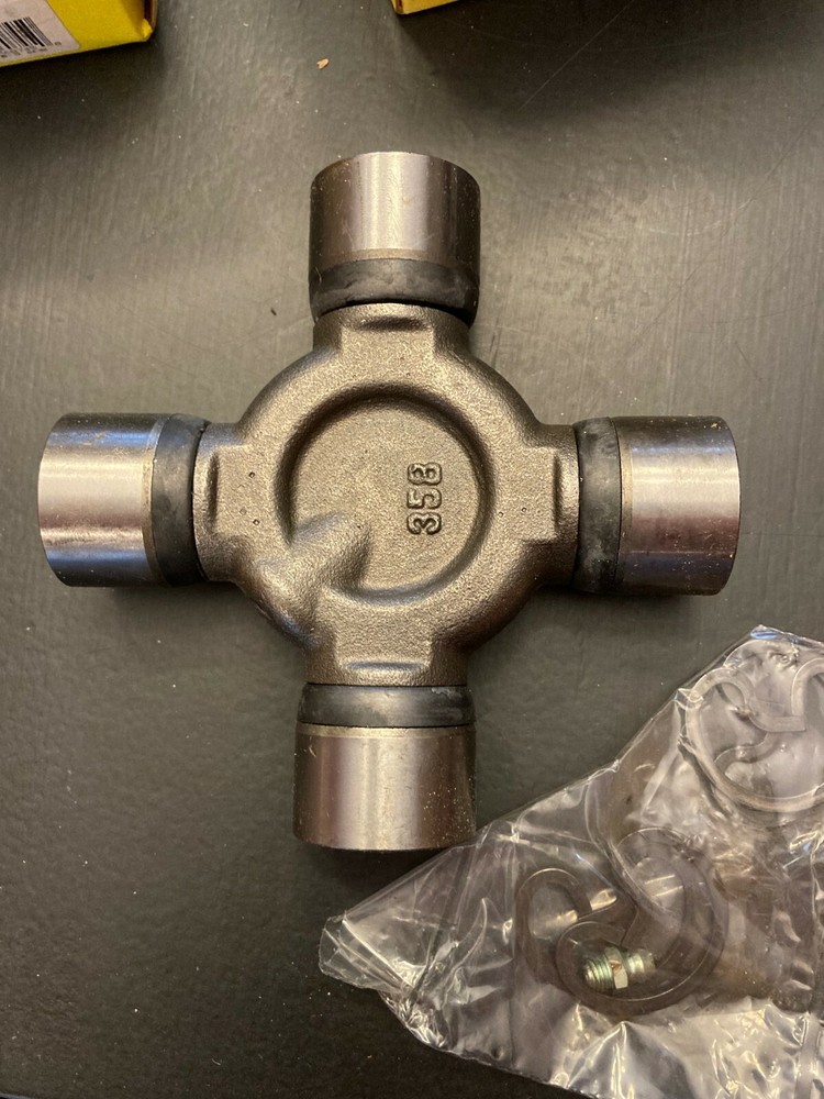 MOOG 358 U-joint