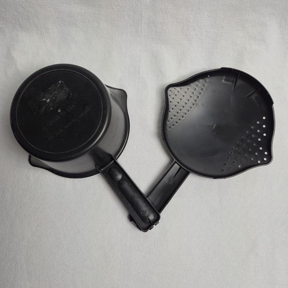 The Pampered Chef 4 Cup Micro Cooker Microwave Steamer Black
