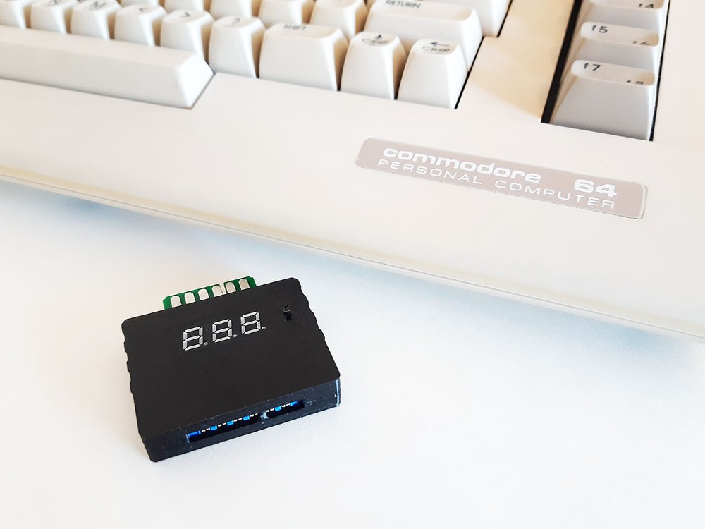 Commodore C64 voltmeter. C64, C128 & VIC-20 computers compatible. Adjustable!