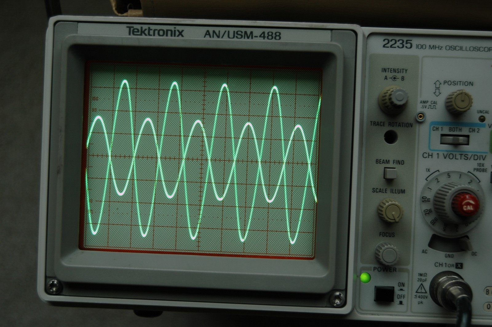 Tektronix 2235 AN/USM488 100MHz Two Channel Oscilloscope, Two Probes, Power Cord