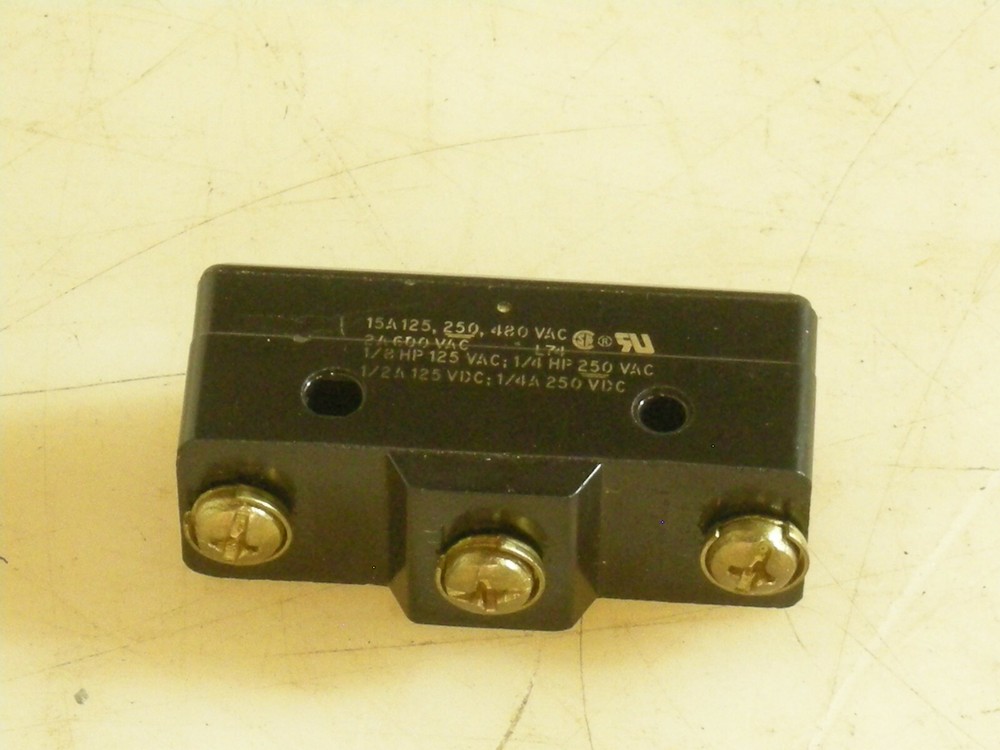 Microswitch BZ-2R-A2 Plunger SPDT 15A