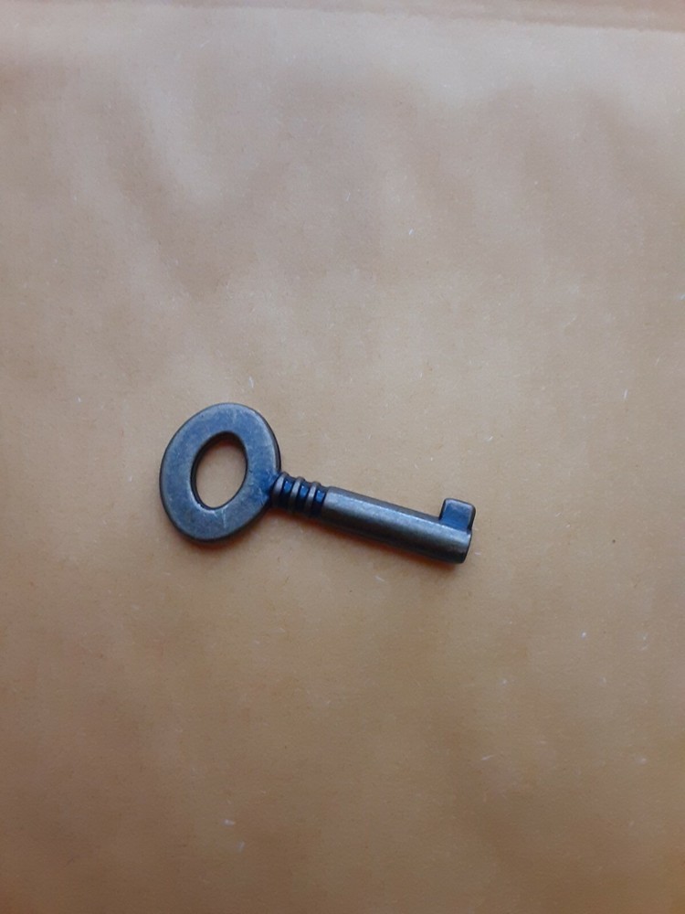 Barrel Key