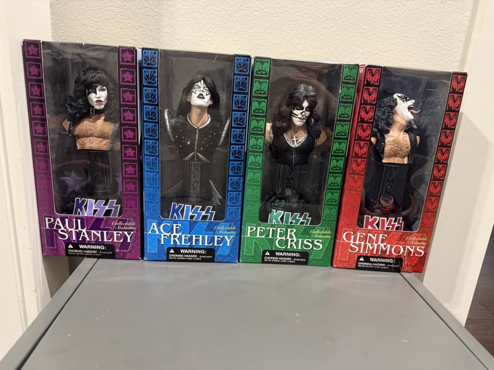 Kiss Bust Set of 4