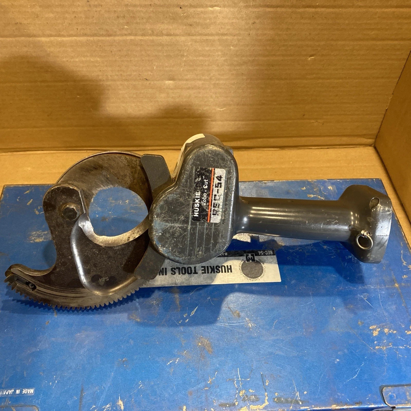 Huskie Robo-Cut Rec54 with Case