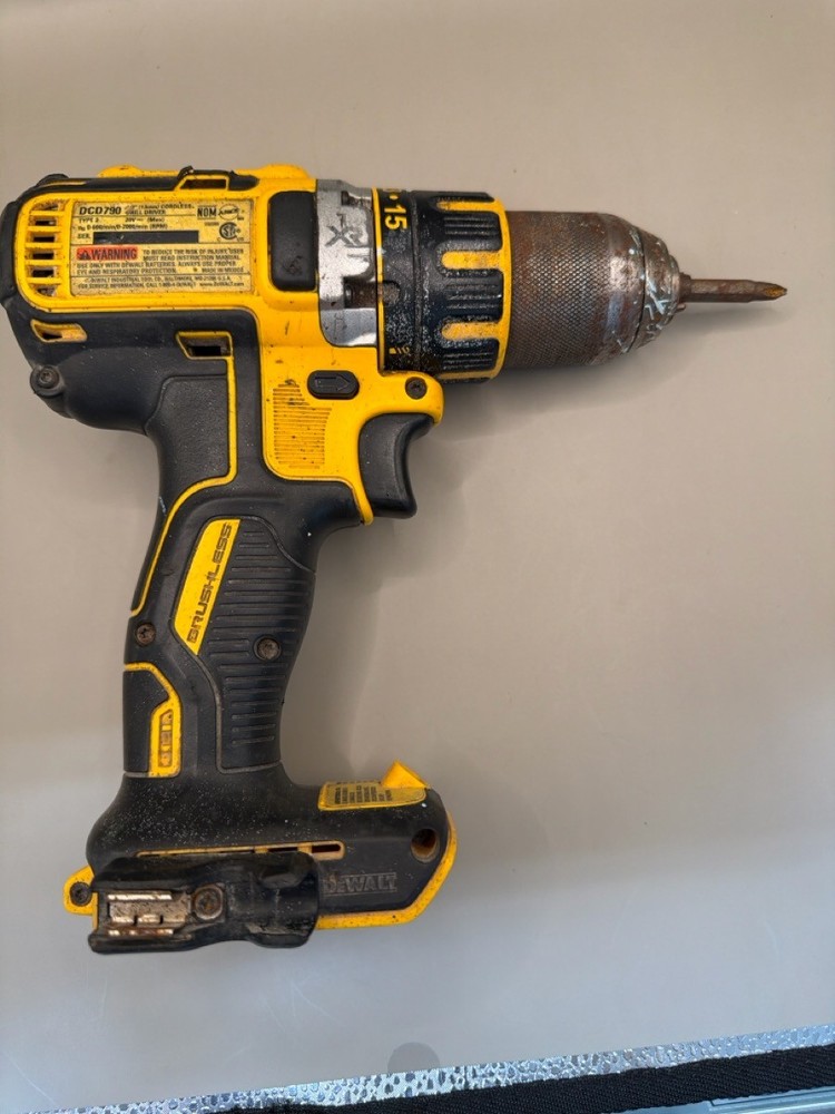 DEWALT DCD790 (B07033736)