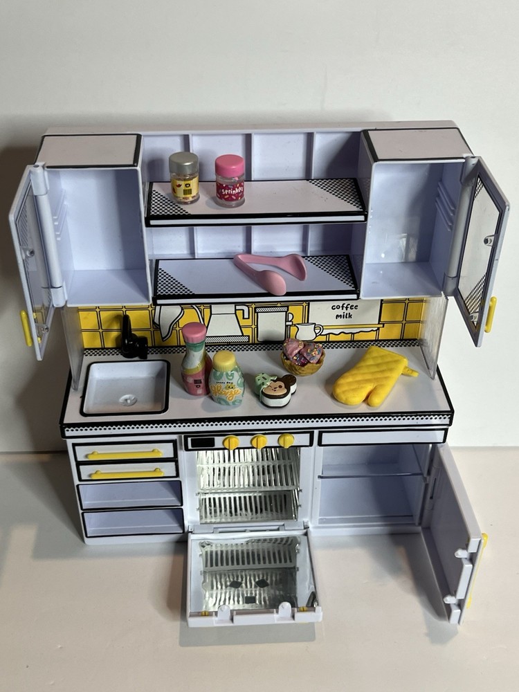 MGA's Miniverse Make It Mini Kitchen Only. Oven Light Working. See Pics.