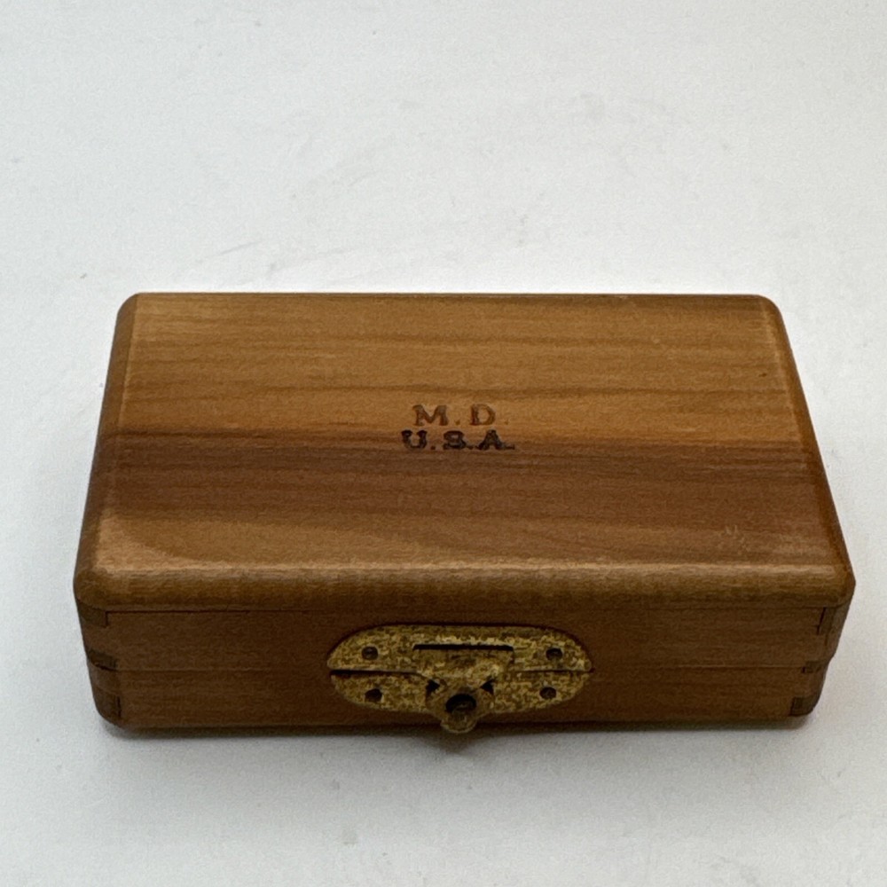 US Army MD World War I wooden syringe box empty.