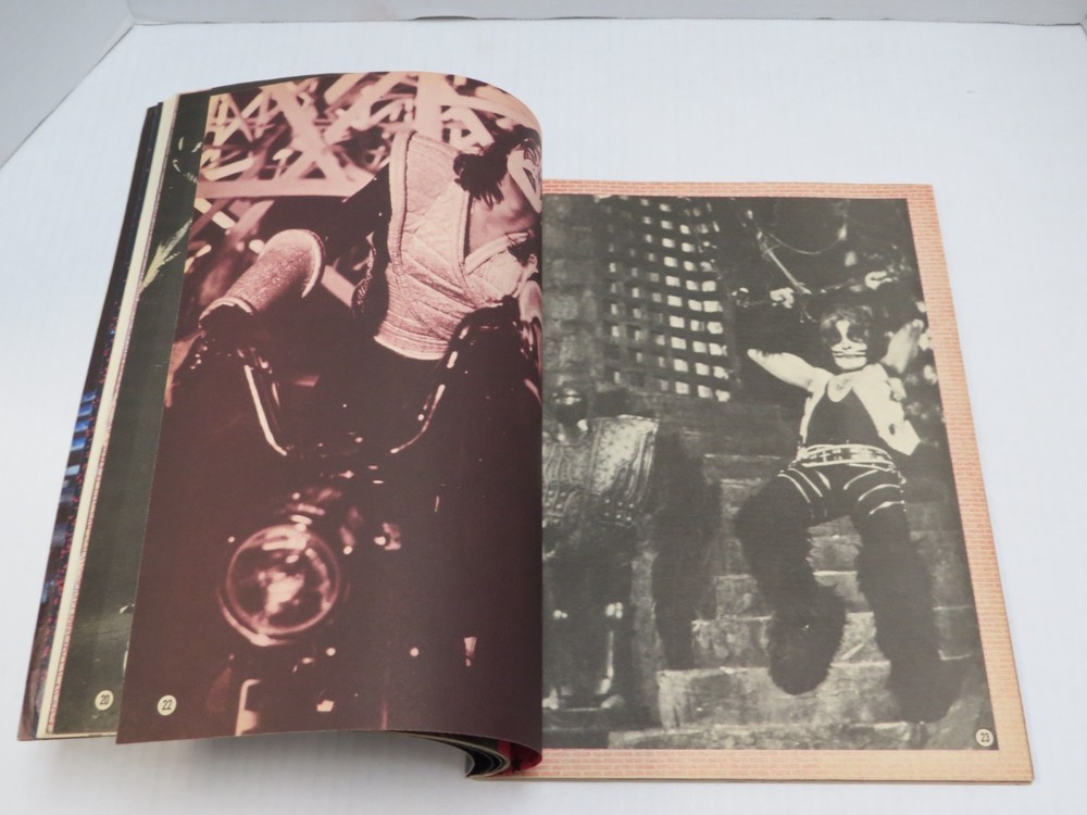 KISS MEETS THE PHANTOM MAGAZINE 1978 AUCOIN