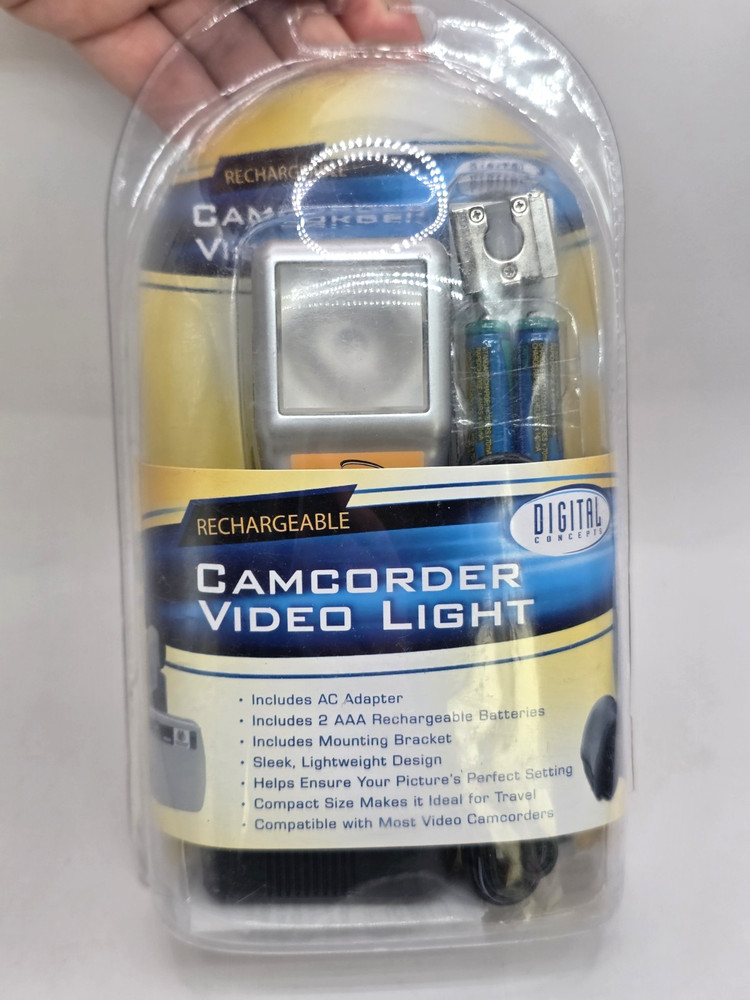 Digital Concepts Camcorder Video Light Unopened Factory Sealed Package 2010 READ