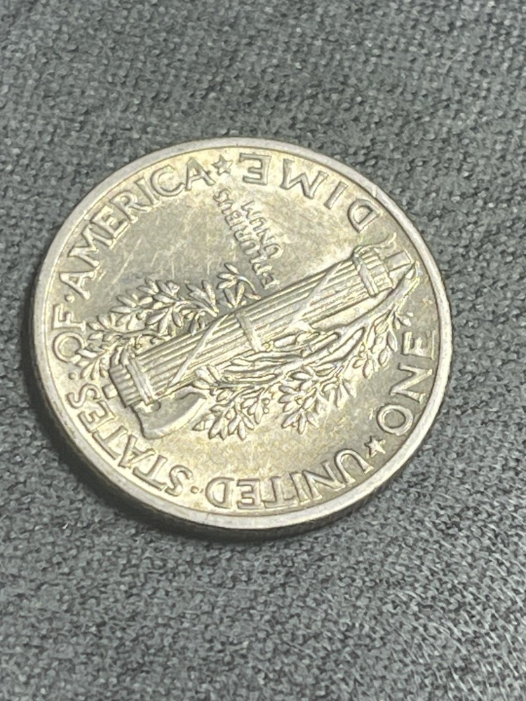 UNCIRCULATED 1943 MERCURY SILVER DIME (#276)