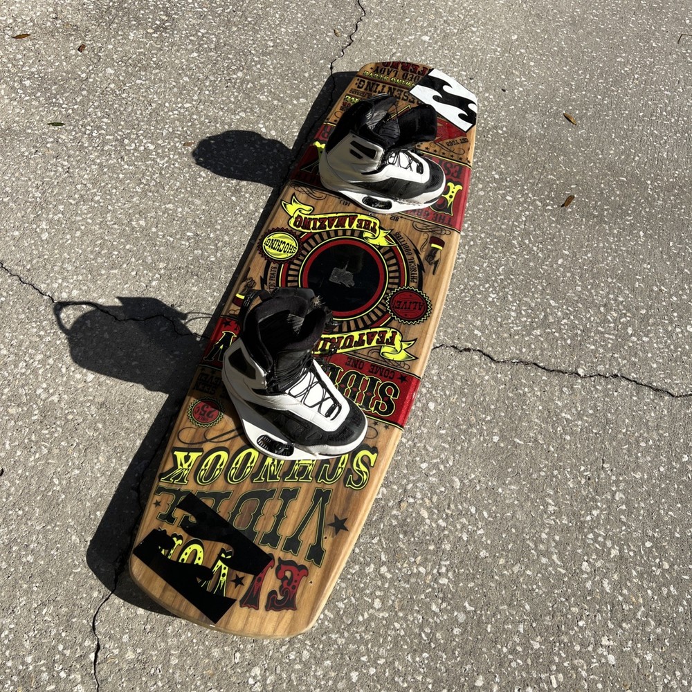 Ronix Wave Skimmer Wakeboard With 9.5 Size Boots