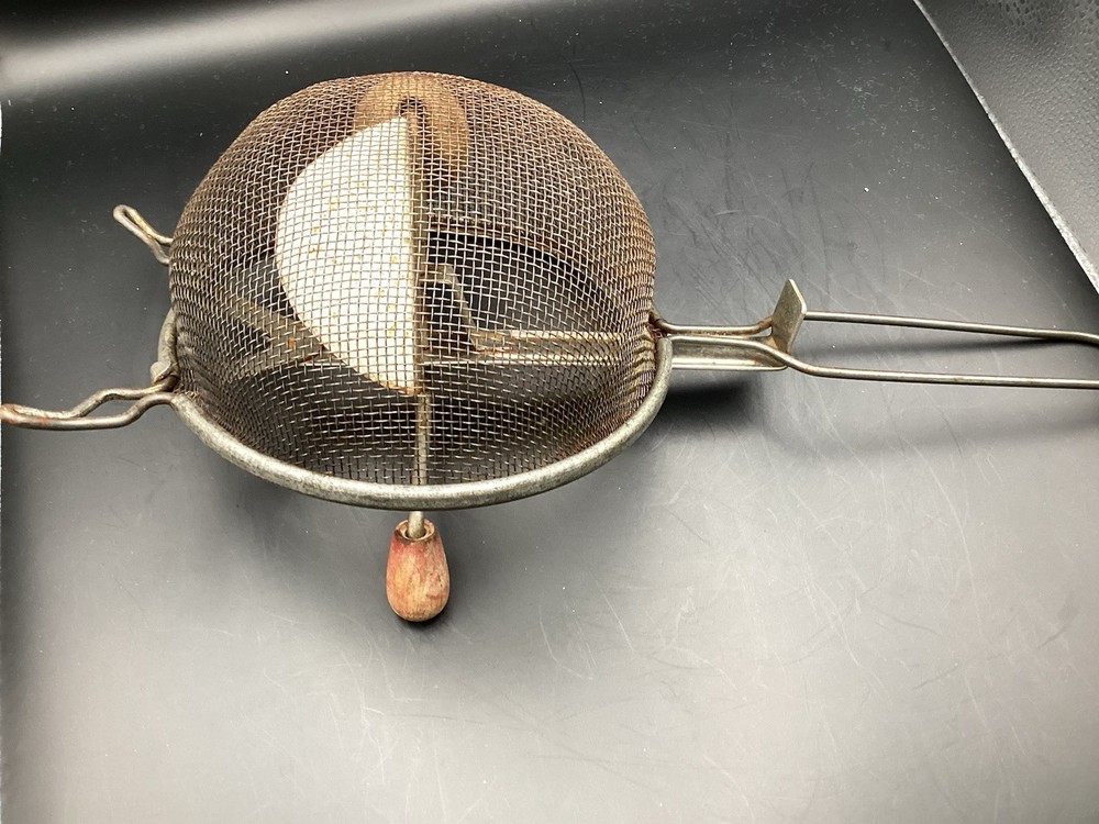 VTG Paddle Sifter/Sieve/Strainer w/ Attached Wood Roller