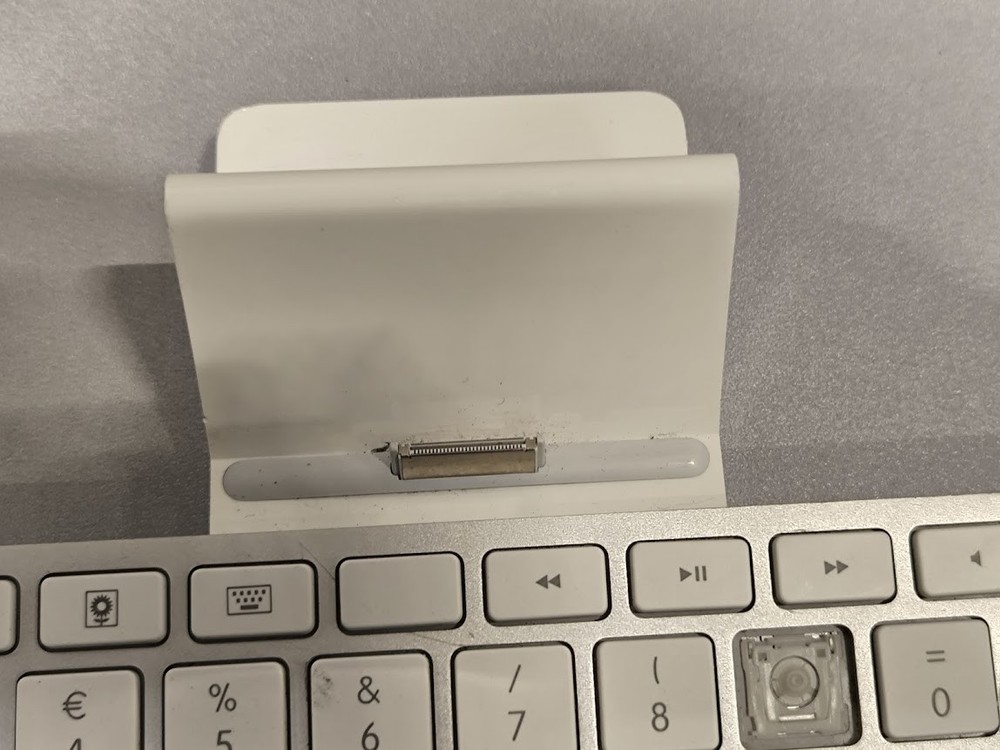 Apple A1359 Wireless Keyboard - Not Tested