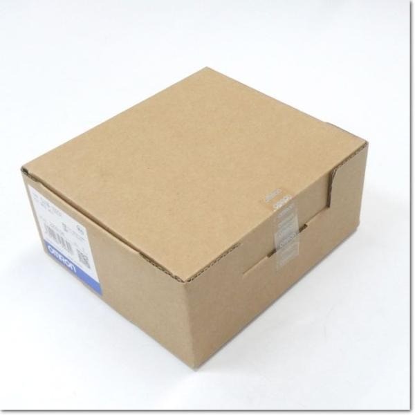 OMRON CJ1W-OD231 PLC Digital Output Module NEW (Box Damage)