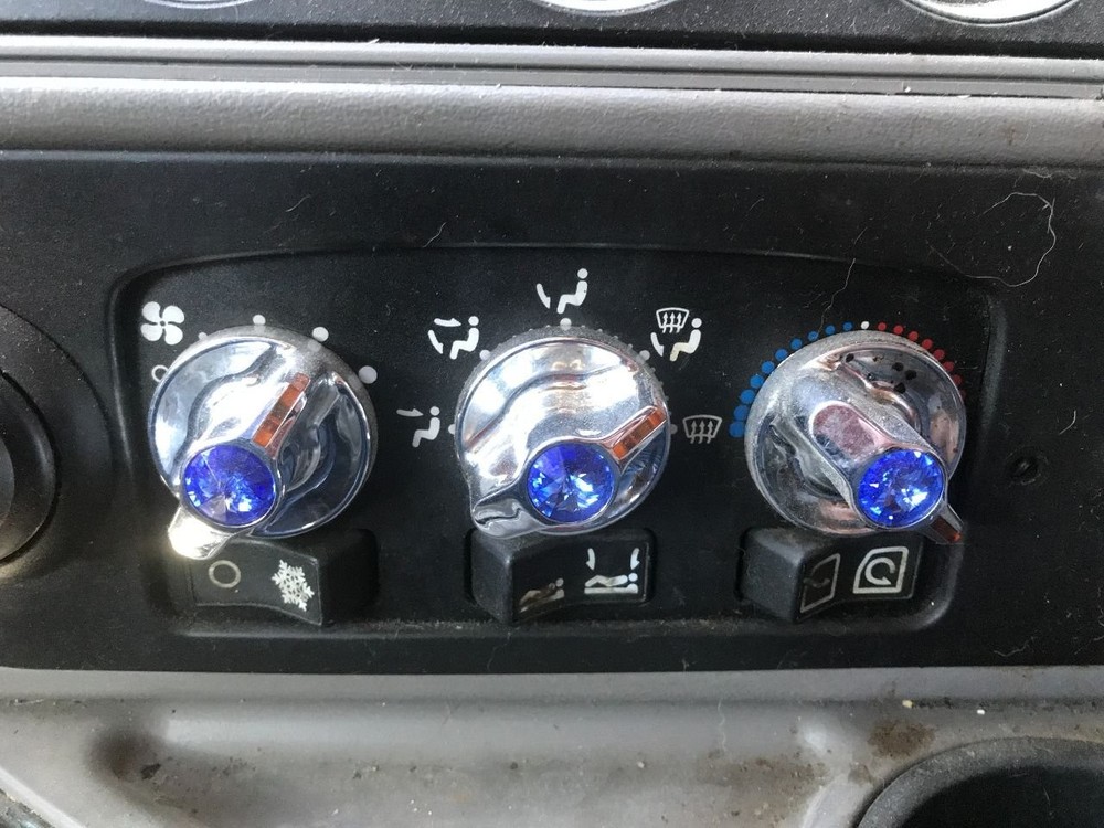 2010-2016 Kenworth T700 Heater A/C Temperature Controls - Used