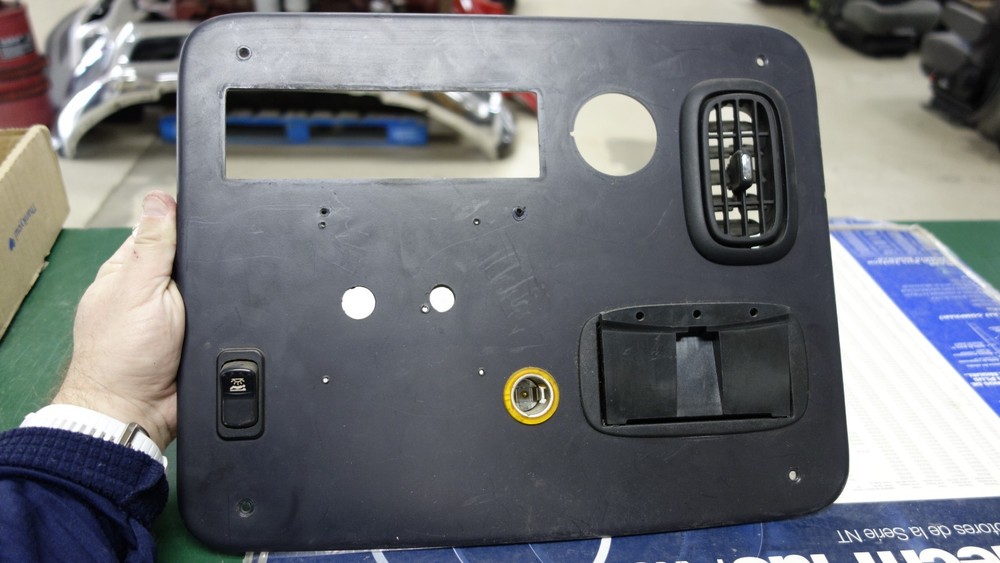 Peterbilt Panel u64-6008-000001 w Sleeper Light