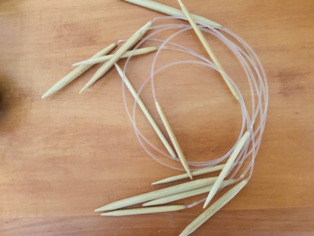Icelandic lettlopi wool with knitting needles