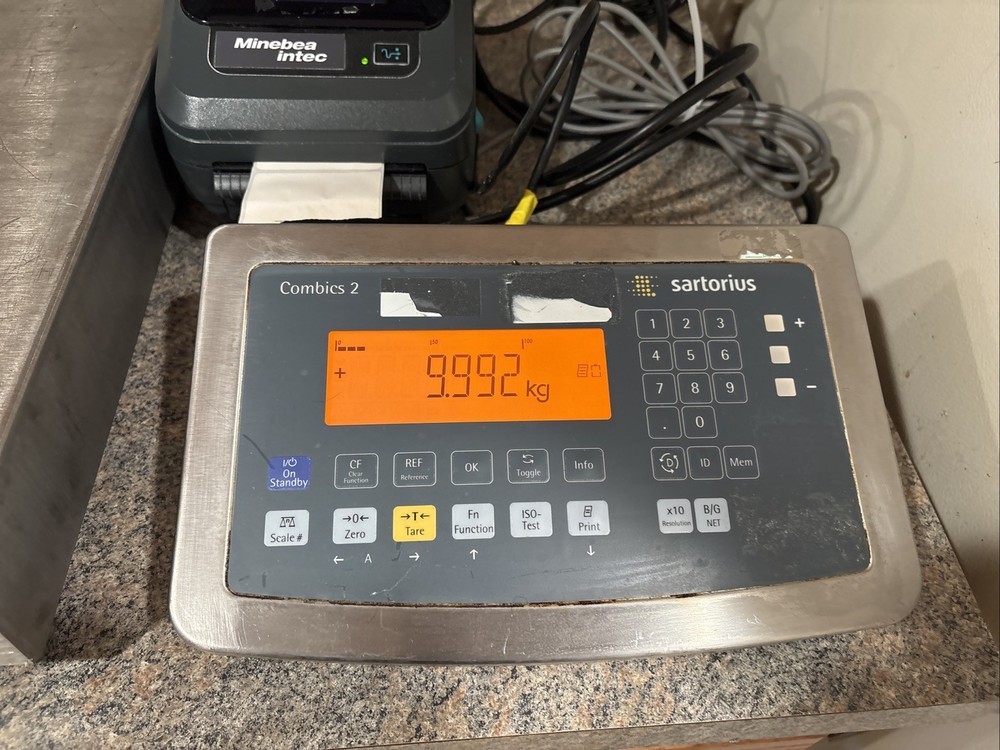 Sartorius CAPS1U-100EE-LU Scale, Combics 2 Display / In Rough Shape