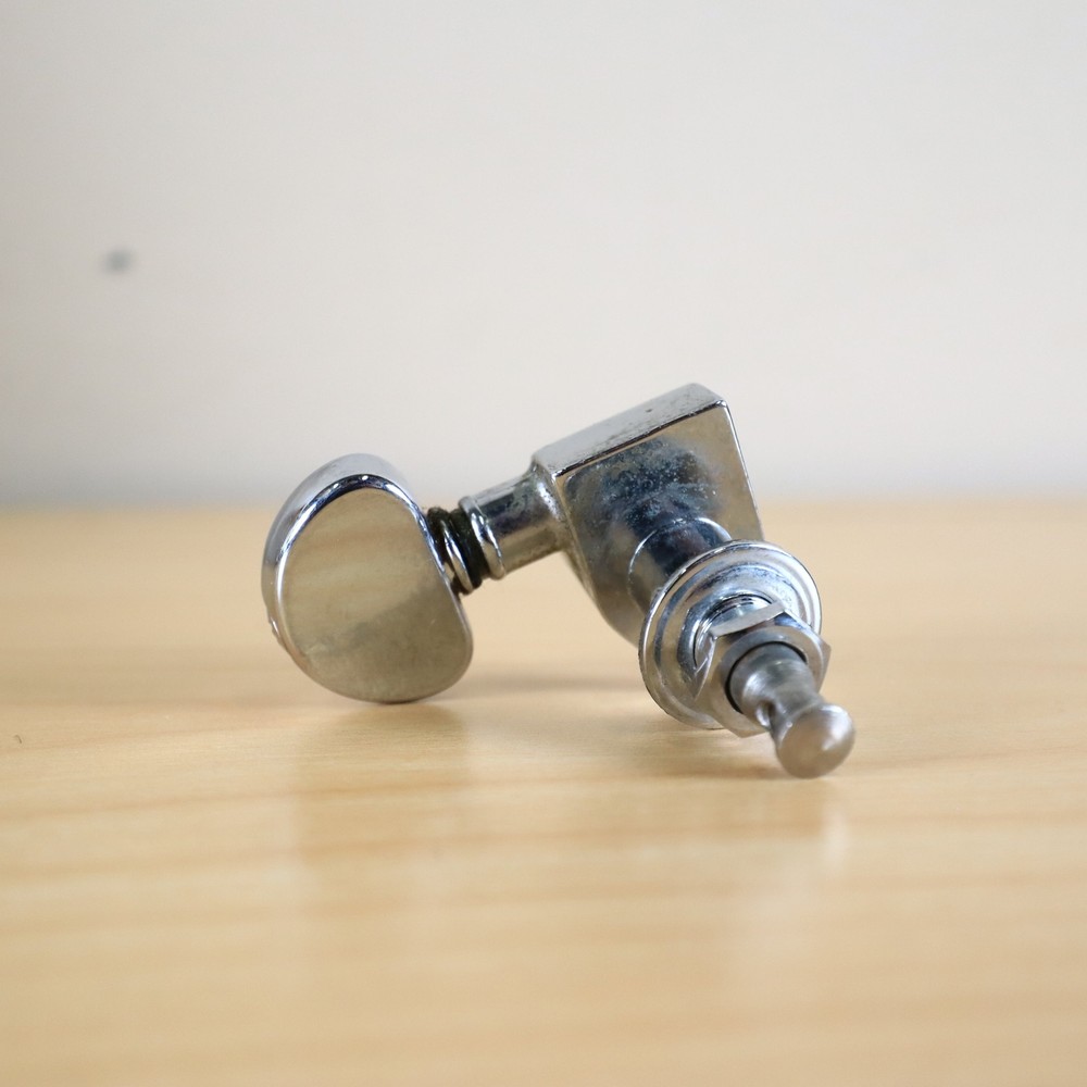 (1) Grover Rotomatic Tuning Peg Bass Side