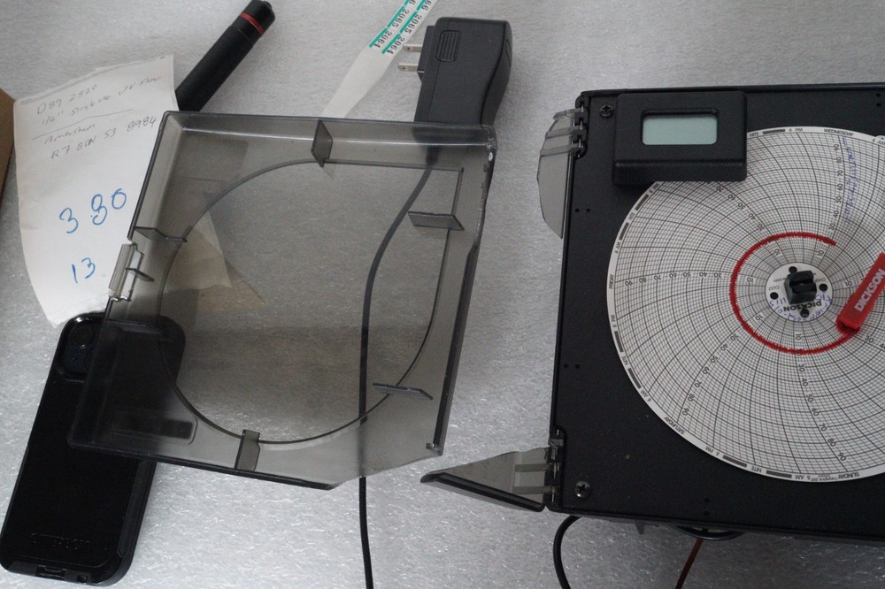 Dickson KT622 Chart Recorder Broken Cover without Model Number Label