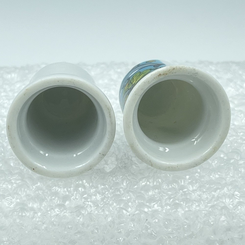 2 Porcelain Souvenier Thimbles - Roatan & St.Thomas