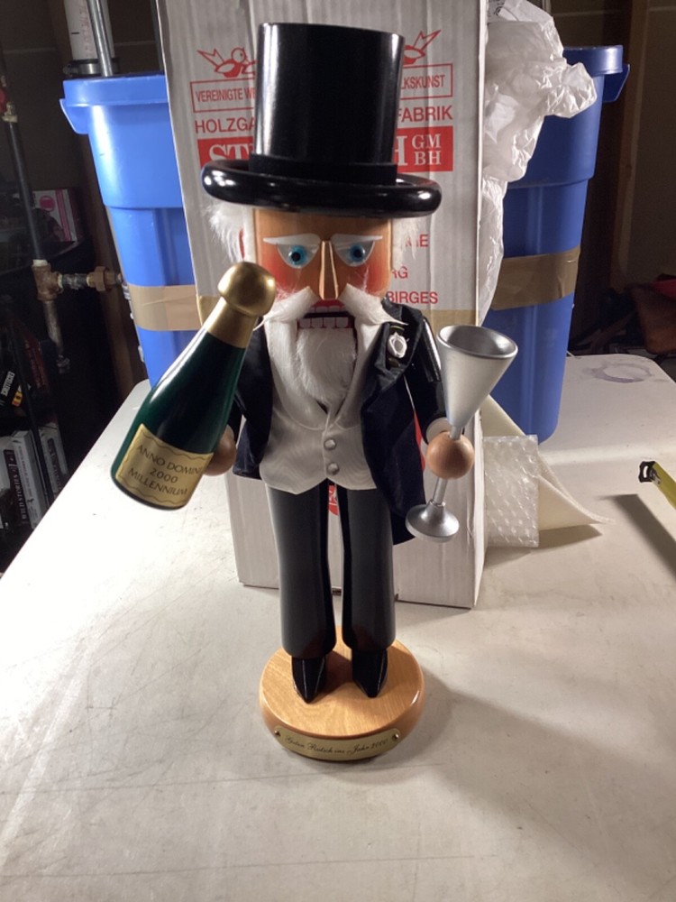 Steinbach “Taron Millennium” S1700 nutcracker signed in Excellent Condition