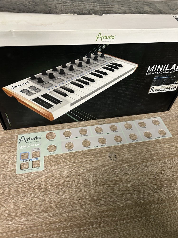 Arturia MiniLab 25-Key MIDI Controller - White w/ Cable And Box #2746