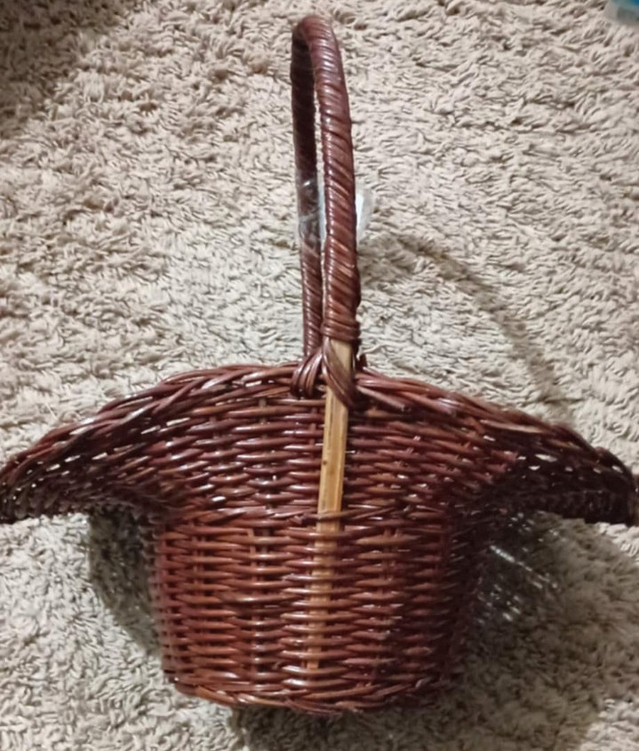 Pretty Wicker Basket With Handle