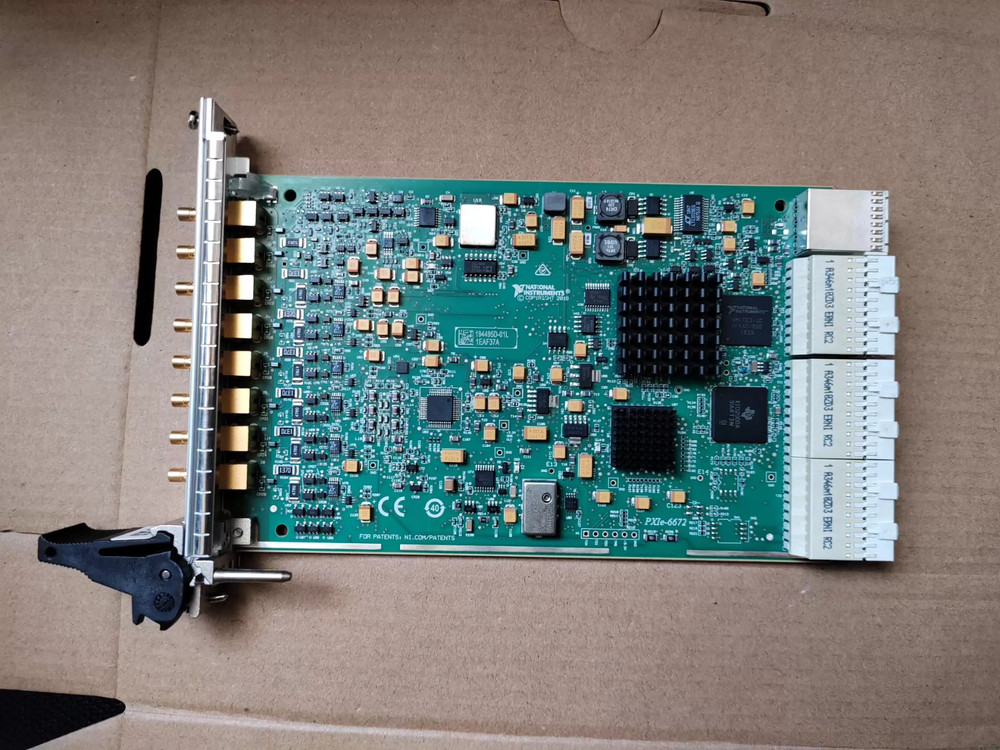 National Instruments PXIe-6672 TCXO System Timing Controller