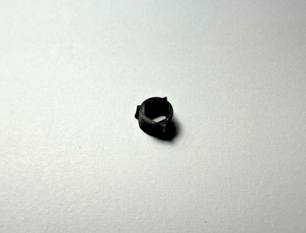 Sanyo cassette deck reel plate retainer clip