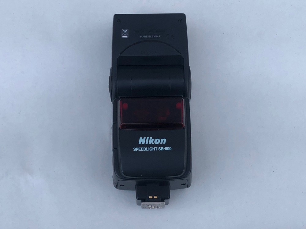 Nikon Speedlight SB-600 Flash Unit For DSLR Cameras