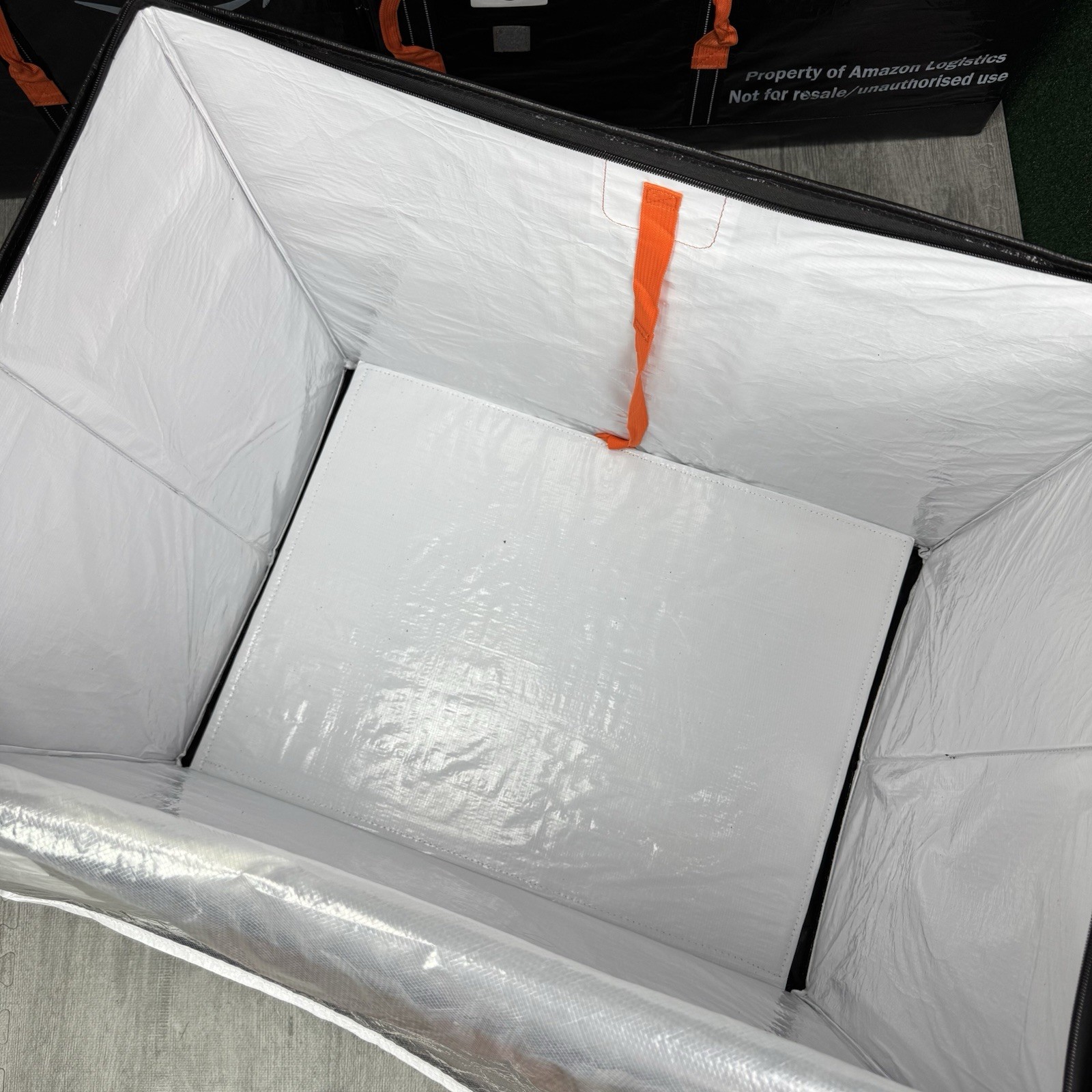 LOT OF 4 PREMIUM AMAZON COURIER DELIVERY CURRENT STYLE TOTE BAGS 28x24x20 BLACK