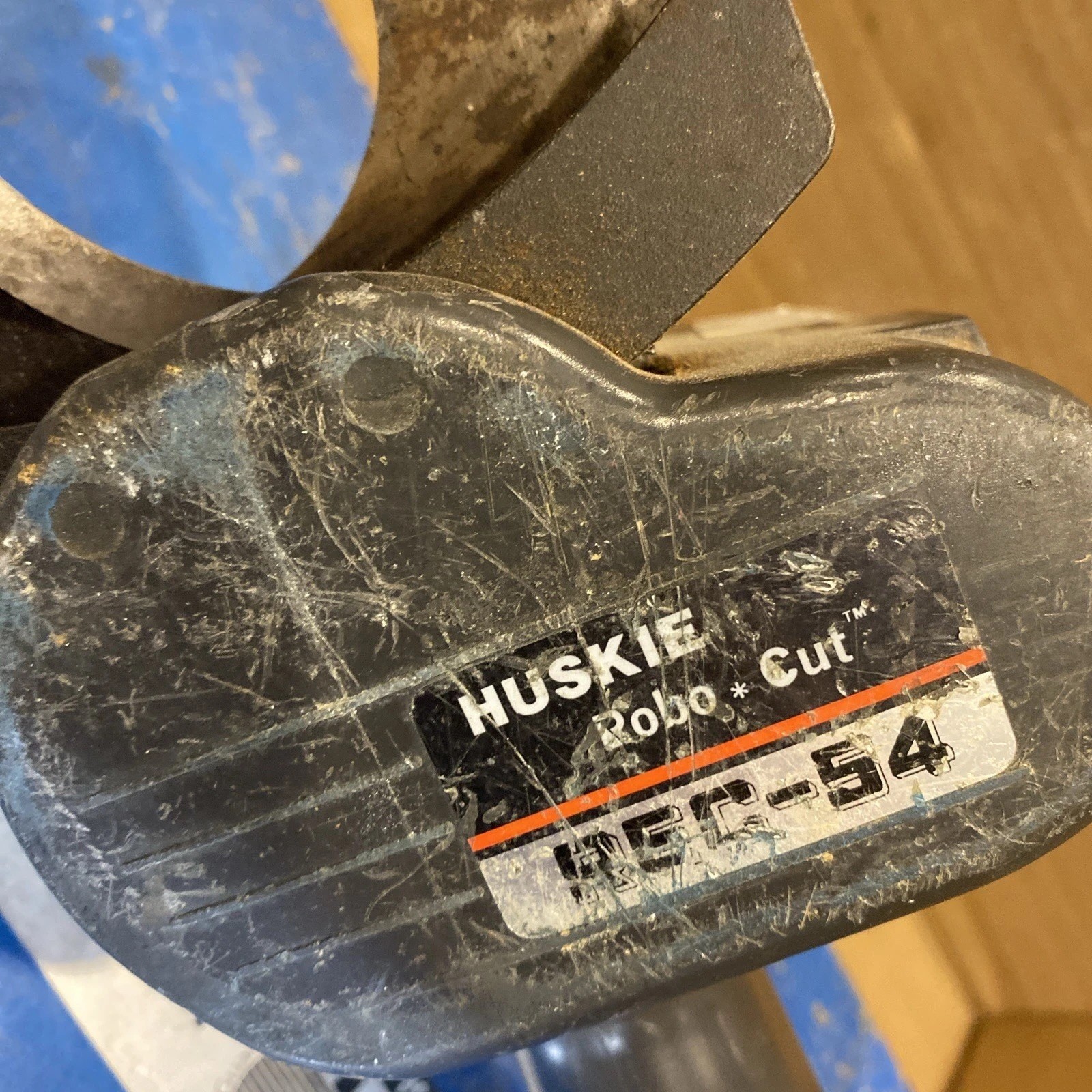 Huskie Robo-Cut Rec54 with Case