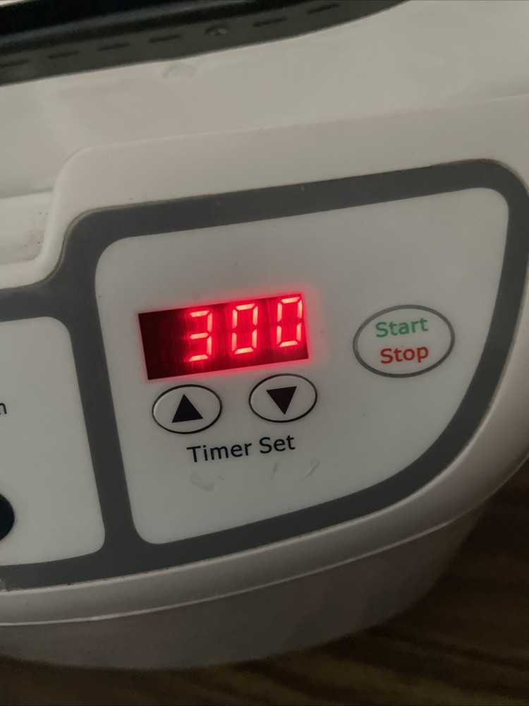 Oster Express Bake Bread Maker - 2Lb - Model 5838 White - Tested Works